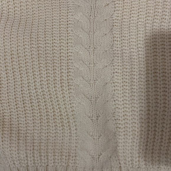 Cute cream câble knit sweater - Picture 2 of 4